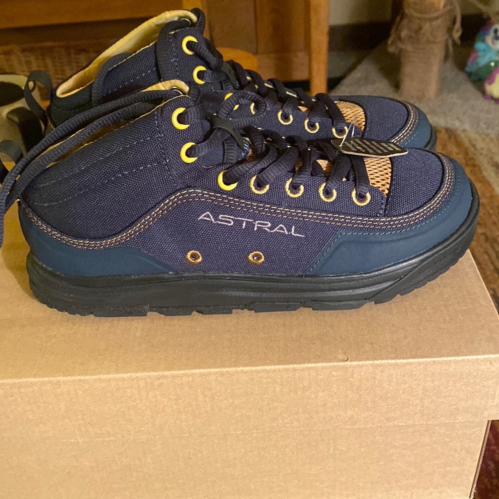 NEW! Astral the Rassler 2.0 whitewater rafting shoes. storm navy size: US 5.5